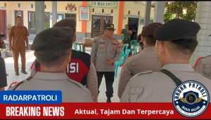 Polres Probolinggo Kota Kawal Demo Kasus Perselingkuhan Oknum Kepala Desa Dungun