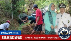 Pemdes Tunggak Cerme Gelar Kerja Bakti Perbaikan Jalan Bersama Warga  