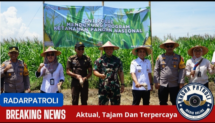 Tindaklanjuti Kapolri Launching Gugus Tugas Polri, Polres Probolinggo Kota Tanam 1000 Bibit Jagung Merah