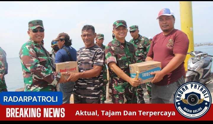 Bentuk Kepedulian, Kodim 0820/Probolinggo Salurkan Ratusan Dos Air Mineral Untuk Masyarakat Desa Gili Ketapang