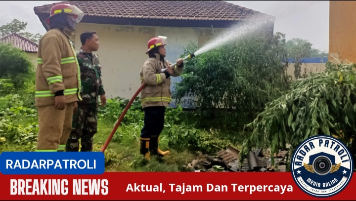 Koramil 0820/02 Wonoasih Lakukan Pemadaman Sekaligus Pendataan Kebakaran Minilab Bulog