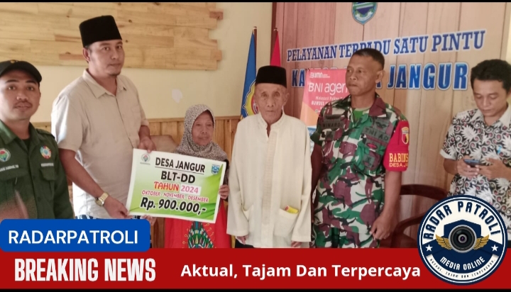 Koramil 0820/06 Sumberasih Kawal Penyaluran BLT DD Desa Binaan