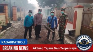 Antisipasi DBD, Koramil 0820/03 Leces Lakukan Fogging Di Desa Sumber Kedawung  