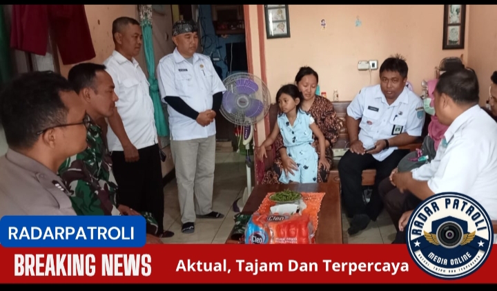 Bhabinkamtibmas Polsek Kademangan Gelar Giat Pendampingan Dan Pemberian Obat Di Kelurahan Pohsangit Kidul