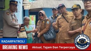 Bentuk Kepedulian Terhadap Warga Terdampak Banjir, Camat Dringu Berikan Bantuan Sembako