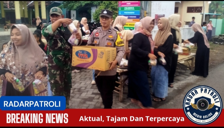 Koramil 0820/16 Paiton Berbagi Takjil Gratis, Wujud Kepedulian Di Bulan Ramadan