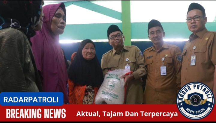 Pemkab Salurkan Bantuan Cadangan Pangan Harapan Baru Bagi Masyarakat Probolinggo