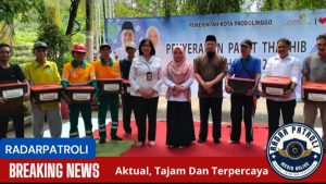 Wakil Wali Kota Probolinggo Serahkan 270 Paket Sembako Untuk Pegawai Non ASN Dan Relawan Kebersihan 