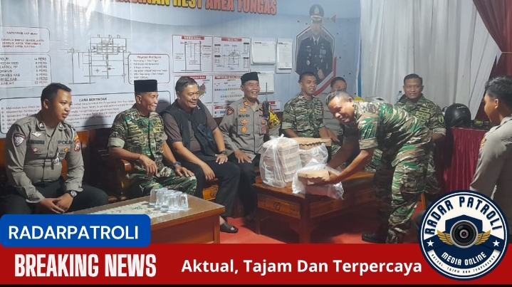 Camat Tongas Kunjungi Pospam Rest Area Untuk Memantau Keamanan Pemudik Hari Raya Idul Fitri 1446 H