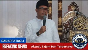 Ribuan Umat Muslim Laksanakan Sholat Idul Fitri Di Masjid Agung Ar-Raudlah Kraksaan