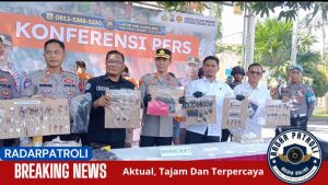 Polres Probolinggo Kota Gelar Konferensi Pers Ungkap 2 Pelaku Spesialis Curas Dan 1 Penadah