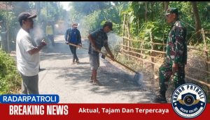 Serda Kasmun Anggota Koramil 0820/06 Sumberasihh Dampingi Pengecekan Jalan Aspal Tambal Sulam Di Desa Pohsangit Leres