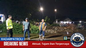 Kapolsek Kademangan Tanggapi Cepat, Luapan Air Sungai Legundi Di Kelurahan Pohsangit Kidul