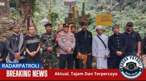 Menjelang Yadnya Kasada, Umat Hindu Suku Tengger Gelar Ritual Mendak Tirta Di Air Terjun Madakaripura