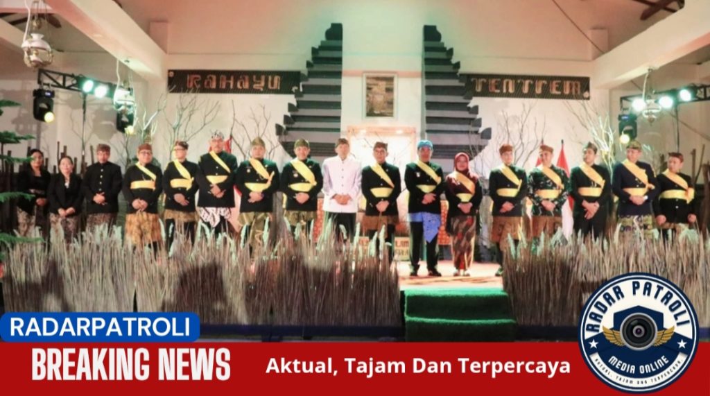 Upacara Adat Yadnya Kasada, Wali Kota Aminuddin Dan Wawali Ina Dikukuhkan Sebagai Warga Kehormatan Sesepuh Tengger