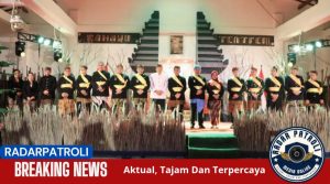 Upacara Adat Yadnya Kasada, Wali Kota Aminuddin Dan Wawali Ina Dikukuhkan Sebagai Warga Kehormatan Sesepuh Tengger