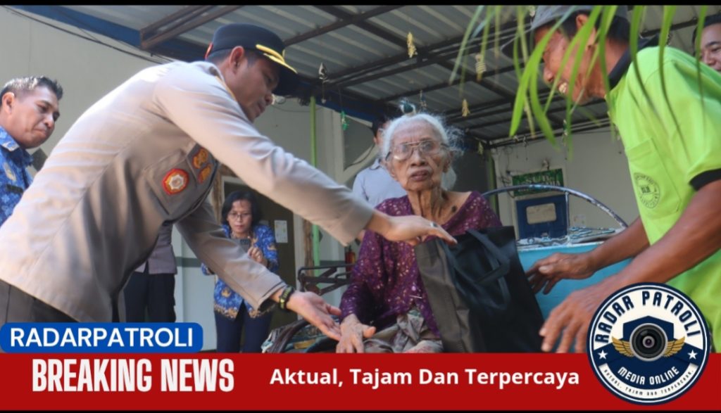 Polres Probolinggo Kota Salurkan Ratusan Paket Sembako Dalam Rangka Hari Bhayangkara Ke-79