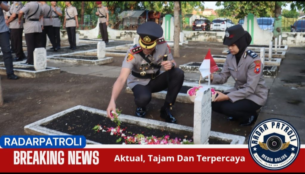 Peringati Hari Bhayangkara Ke-79, Polres Probolinggo Kota Gelar Ziarah Dan Tabur Bunga Di TMP