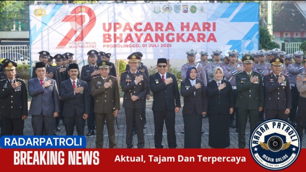 Polres Probolinggo Kota Gelar Upacara Peringatan Hari Bhayangkara ke-79 Di Halaman Pemkot