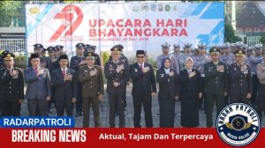 Polres Probolinggo Kota Gelar Upacara Peringatan Hari Bhayangkara ke-79 Di Halaman Pemkot