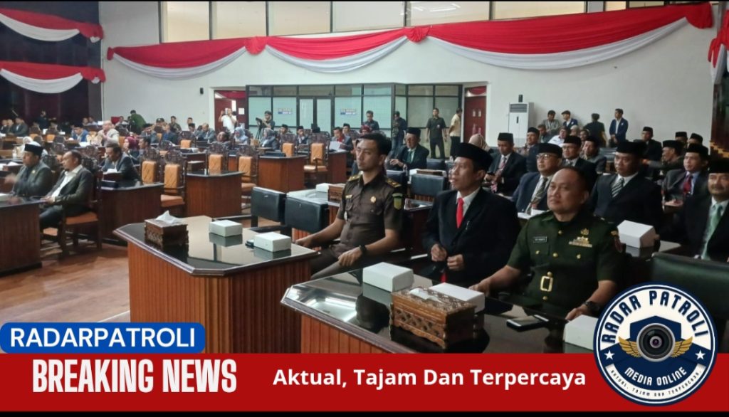 DPRD Kabupaten Probolinggo Sahkan RPJMD 2025–2029, Pabung Kodim 0820 Hadir Wakili Dandim