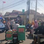 Kapolsek Sumberasih Beserta Anggota Turun Langsung Amankan Jalannya Karnaval Puncak HUT RI ke-80 di Desa Muneng