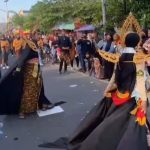 Peserta RT 14 Angkat Legenda Roro Jonggrang Dan Bandung Bondowoso Di Karnaval HUT RI Ke-80 Desa Muneng