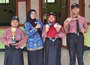 Pelajar SMPN 1 Kota Probolinggo, Putri Aura Ramadhani Sabet 2 Medali Di Malang Dan Yogyakarta