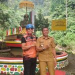 Camat Lumbang Budi Utomo Sambut Kedatangan Mantan Kapolri Jenderal Sutarman Bersama Keluarga Di Mada Karipura