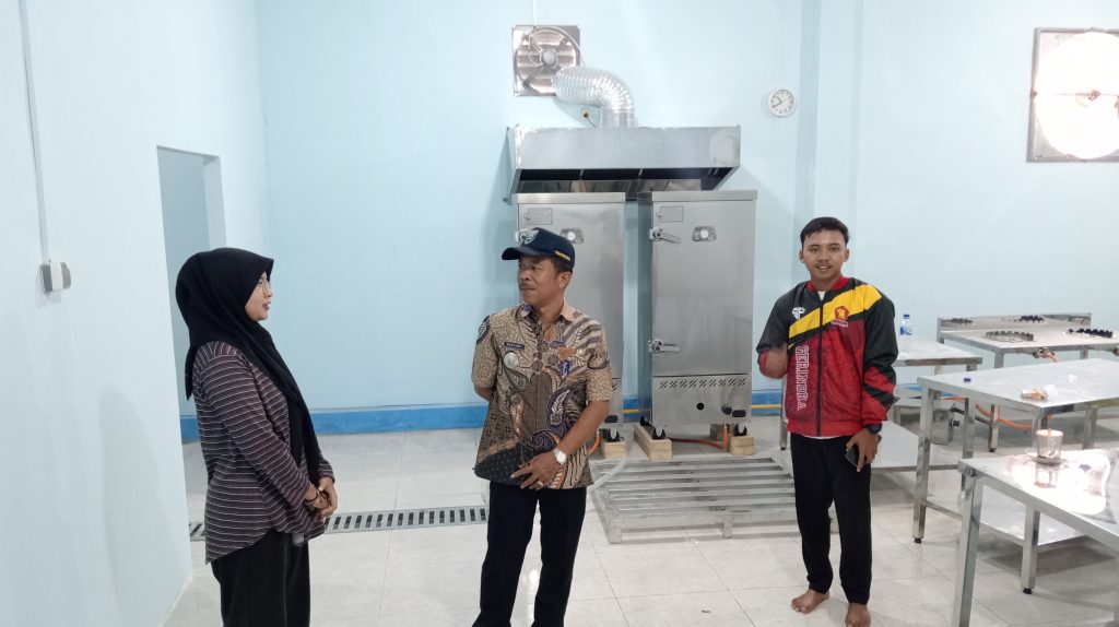 Camat Wonomerto Tinjau Kesiapan Dapur Badan Gizi Nasional SPPG Di Desa Sumberkare