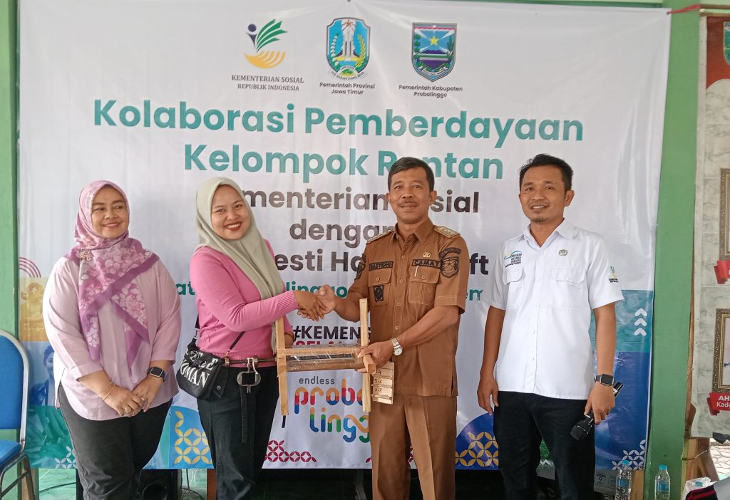 Pelatihan Pemberdayaan Kelompok Rentan Di Wonomerto Berakhir, Warga KPM/PKH Dilatih Ubah Pelepah Pisang Jadi Produk Bernilai Ekonomi