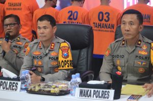 Polres Probolinggo Kota Perkuat Transparansi Lewat Konferensi Pers Akhir Tahun 2025