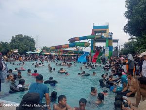 Luar Biasa Di Awal Tahun 2026, Wisata Waterboom Taman Ayu Rezeki Park Dipadati Ribuan Pengunjung