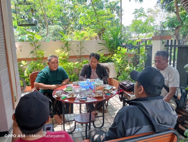 Sejumlah Awak Media Bersama Laskar Jogo Probolinggo Gelar Ngopi Bersama, Perkuat Silaturahmi Dan Komunikasi