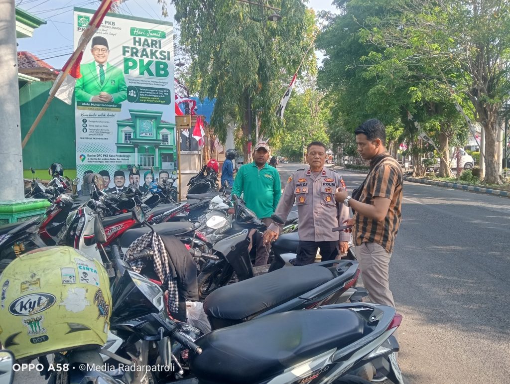Kapolsubsektor Kedopok Ipda Hari DJ Pimpin Patroli Wilayah, Tekankan Keamanan dan Pelayanan Humanis