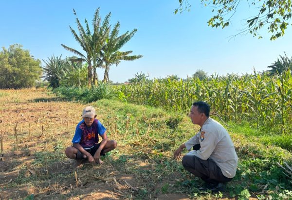 Polisi Wonoasih Sambangi Petani Kedungasem, Dorong Ketahanan Pangan