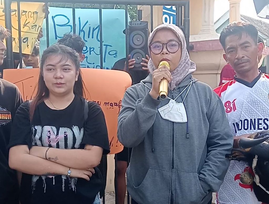 Diduga Dirugikan Di Pemberitaan, Puluhan Seniman Bantengan Datangi Mapolres Probolinggo Kota