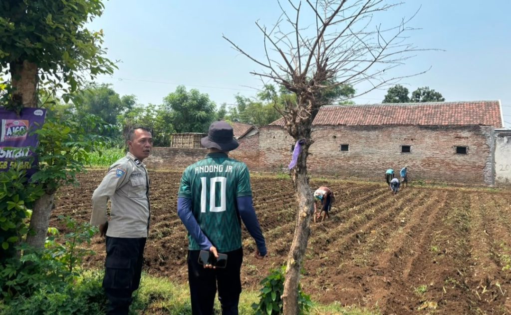 Polisi Dialog dengan Petani di Kedung Galeng Probolinggo, Bahas Ketahanan Pangan